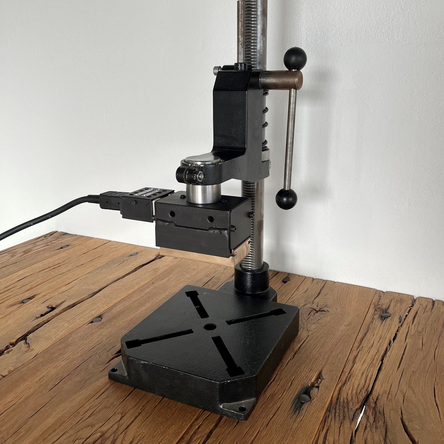 ALK Lever Press